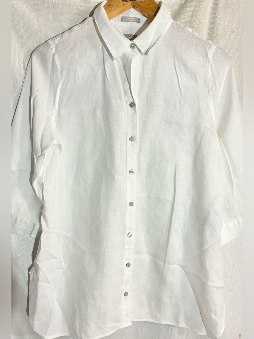 Chicos No Iron white Button Down Shirt Sz 1 -US M Minimalist Wardrobe Staple